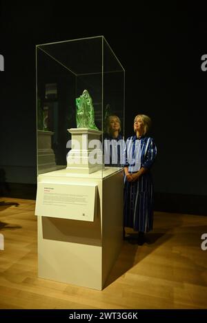 TSCHABALA SELBST , LADY IN BLUE UND ANDRA URSUTA WURDEN VON DER AUFTRAGSGRUPPE DES VIERTEN SOCKELS ANGEKÜNDIGT, DA DIE KÜNSTLER 2026 BZW. 2028 SKULPTUREN AUF DEM VIERTEN SOCKEL AUF DEM TRAFALGAR SQUARE INSTALLIEREN LIESSEN. SIE WURDEN AUS EINEM SHORLIST AUSGEWÄHLT, ZU DEM CHILA KUMARI SINGH BURMAN, GABRIEL CHAILE, RUTH GEHÖRTEN EWAN, THOMAS J PRICE UND VERONICA RYAN. Stockfoto