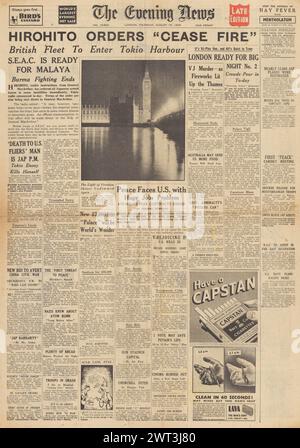 1945 die Titelseite der Evening News berichtet, dass Hirohito den Waffenstillstand anordnet Stockfoto