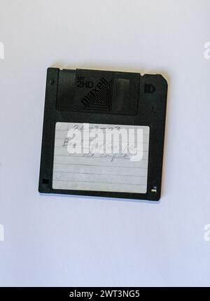 Disketten, die in den 1980er und 1990er Jahren für die Speicherung und Sicherung von Dateien auf Heim- und Business-PCs verwendet wurden Stockfoto