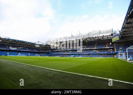 London, Großbritannien. März 2024. Eine allgemeine Ansicht von Stamford Bridge vor dem Start des Spiels Chelsea FC Women gegen Arsenal Women's Super League in Stamford Bridge, London, England, Großbritannien am 15. März 2024 Credit: Every Second Media/Alamy Live News Stockfoto