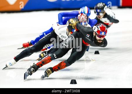 ROTTERDAM - Steven Dubois (CAN) während der 1000-Meter-Rennen der Männer bei den Kurzstreckenweltmeisterschaften in Ahoy. ANP IRIS VAN DEN BROEK Credit: ANP/Alamy Live News Stockfoto