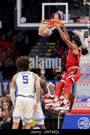 14. März 2024: NC State Wolfpack Guard (14) Casey Morsell taucht den Ball während eines ACC Men's Basketball Turniers zwischen den Duke Blue Devils und dem NC State Wolfpack in der Capital One Arena in Washington, DC Justin Cooper/CSM Stockfoto