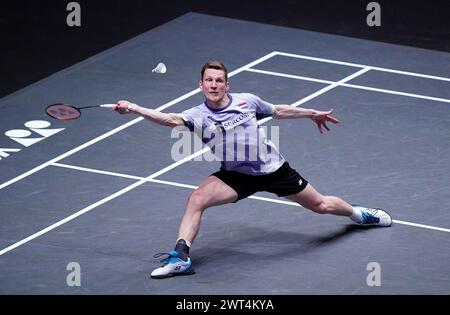 Robin Tabeling der Niederlande in Aktion mit Selena Piek gegen die Taiwans YE Hong-Wei und Lee Chia Hsin im Viertelfinale der Mixed Doubles am vierten Tag der YONEX All England Open Badminton Championships in der Utilita Arena Birmingham. Bilddatum: Freitag, 15. März 2024. Stockfoto