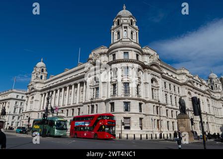 Raffles Hotel, renoviert aus dem Old war Office Gebäude in Whitehall, Westminster, London, Großbritannien. Die OWO. Raffles London bei der OWO Stockfoto