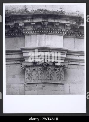 Marches Macerata Visso Santuario di Macereto1. Hutzel, Max 1960-1990 Außenaufnahmen des Tempels und anderer Gebäude im Heiligtum-Komplex. Der Tempel ist im Stil von Bramante gehalten, wurde aber von Giovanni Battista da Lugano entworfen. Es gibt viele Fotos der äußeren architektonischen Details. Innenfotos zeigen den Gewölbe und die Kuppel sowie den „Tempietto“ oder Baldacchino im klassischen Stil, der unter der Kuppel steht. Objektnotizen: Hutzel Foto Kampagnennotizen sind undatiert. Der in Deutschland geborene Fotograf und Gelehrte Max Hutzel (1911–1988) fotografierte in Italien von den frühen 1960er Jahren bis zu seinem Tod Stockfoto