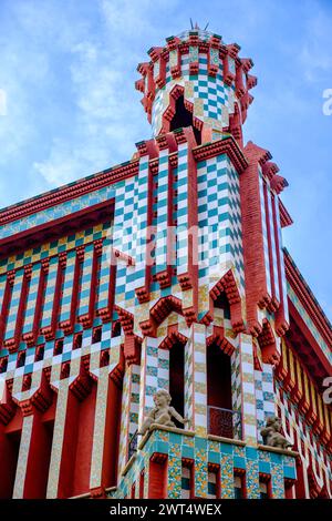 Außenansicht, Detail der Casa Vicens, modernistisches Architekturgebäude von Antoni Gaudí, Viertel Gràcia, Barcelona, Spanien Stockfoto