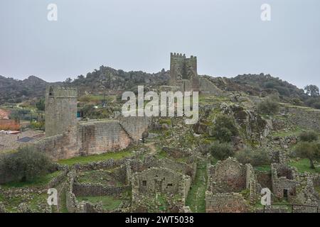 Ruinen der Stadtmauern von Marialva, Portugal Stockfoto