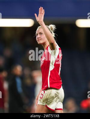 London, Großbritannien. März 2024. Leah Williamson von Arsenal nach dem letzten Pfiff während des Spiels Chelsea FC Women gegen Arsenal Women's Super League in Stamford Bridge, London, England, Großbritannien am 15. März 2024 Credit: Every Second Media/Alamy Live News Stockfoto