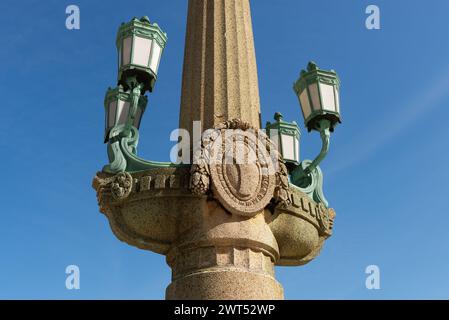 Verzierte Lampenpfosten auf der Michigan Avenue in Chicago, Illinois, USA. Stockfoto