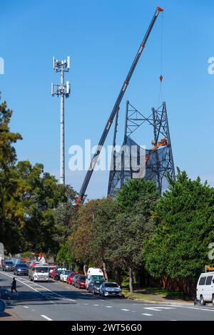 Der Waverley Communication Tower in Australien wird abgerissen. Sie wurde 1945 gebaut und spielte eine entscheidende Rolle bei der Mondlandung Apollo 11 der NASA im Jahr 1969. Stockfoto