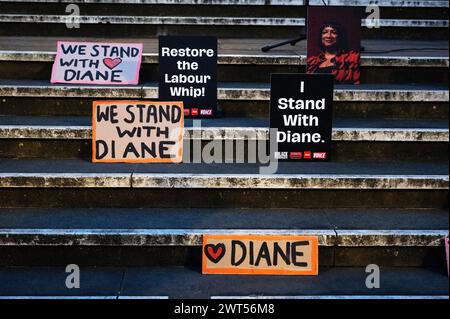 Am 15. März, Tage nach dem Konservat, nahm eine große Gruppe von Anhängern des Abgeordneten Diane Abbott für Hackney North an einer Kundgebung vor dem Rathaus von Hackney Teil Stockfoto