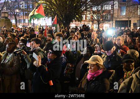 Am 15. März, Tage nach dem Konservat, nahm eine große Gruppe von Anhängern des Abgeordneten Diane Abbott für Hackney North an einer Kundgebung vor dem Rathaus von Hackney Teil Stockfoto