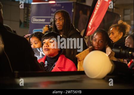 Am 15. März, Tage nach dem Konservat, nahm eine große Gruppe von Anhängern des Abgeordneten Diane Abbott für Hackney North an einer Kundgebung vor dem Rathaus von Hackney Teil Stockfoto