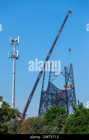 Der Waverley Communication Tower in Australien wird abgerissen. Sie wurde 1945 gebaut und spielte eine entscheidende Rolle bei der Mondlandung Apollo 11 der NASA im Jahr 1969. Stockfoto