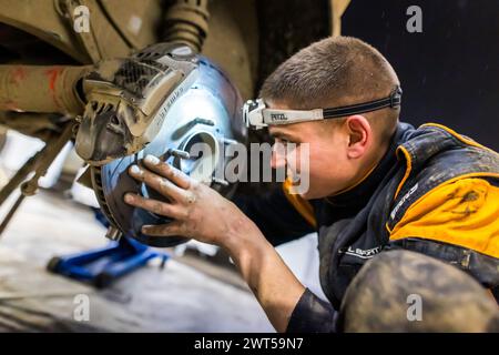 Mecaniciens, Mechaniker während der Rallye du Touquet 2024, 1. Runde des Championnat de France des Rallyes 2024, vom 14. Bis 16. März in Le Touquet, Frankreich - Foto Bastien Roux / DPPI Stockfoto