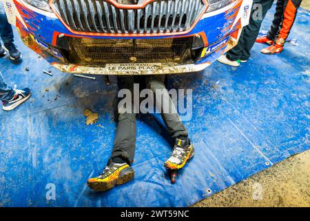 Mecaniciens, Mechaniker während der Rallye du Touquet 2024, 1. Runde des Championnat de France des Rallyes 2024, vom 14. Bis 16. März in Le Touquet, Frankreich - Foto Bastien Roux / DPPI Stockfoto