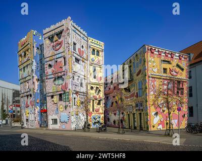 Happy Rizzi House, vom US-amerikanischen Künstler James Rizzi 1950 2011 entworfen und vom Braunschweiger Architekten Konrad Kloster umgesetzt, am Ackerhof Braunschweig Niedersachsen Deutschland *** Happy Rizzi House, entworfen von dem US-amerikanischen Künstler James Rizzi im Jahre 1950 und realisiert vom Braunschweiger Architekten Konrad Kloster, Ackerhof Braunschweig Niedersachsen Deutschland Stockfoto