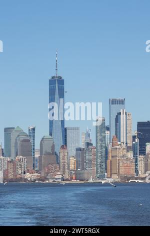 Skyline von Lower Manhattan von der Staten Island Ferry aus gesehen Stockfoto