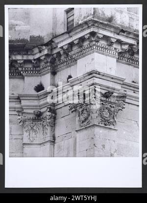 Marches Macerata Visso Santuario di Macereto6. Hutzel, Max 1960-1990 Außenaufnahmen des Tempels und anderer Gebäude im Heiligtum-Komplex. Der Tempel ist im Stil von Bramante gehalten, wurde aber von Giovanni Battista da Lugano entworfen. Es gibt viele Fotos der äußeren architektonischen Details. Innenfotos zeigen den Gewölbe und die Kuppel sowie den „Tempietto“ oder Baldacchino im klassischen Stil, der unter der Kuppel steht. Objektnotizen: Hutzel Foto Kampagnennotizen sind undatiert. Der in Deutschland geborene Fotograf und Gelehrte Max Hutzel (1911–1988) fotografierte in Italien von den frühen 1960er Jahren bis zu seinem Tod Stockfoto