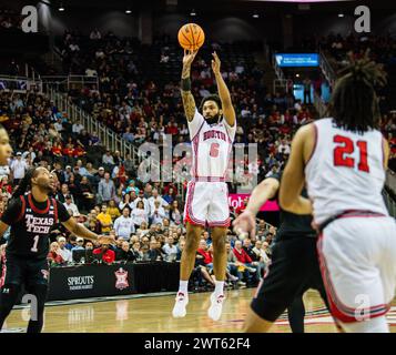 Kansas City, Missouri, USA. März 2024. Houston Cougars Three Pointer Made.2024 Phillips 66 Big 12 Männer Basketball Championship Semifinal. (Kreditbild: © James Leyva/ZUMA Press Wire) NUR REDAKTIONELLE VERWENDUNG! Nicht für kommerzielle ZWECKE! Stockfoto