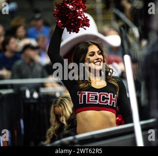 Kansas City, Missouri, USA. März 2024. Texas Tech Dance Pomper.2024 Phillips 66 Big 12 Männer Basketball Championship Semifinale. (Kreditbild: © James Leyva/ZUMA Press Wire) NUR REDAKTIONELLE VERWENDUNG! Nicht für kommerzielle ZWECKE! Stockfoto