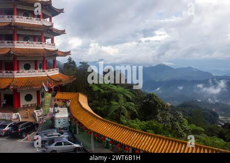 Genting Highlands, Pahang, Malaysia - 1. November 2023: Der Komplex des Chin Swee Caves Tempels in Genting Highlands, Pahang, Malaysia. Stockfoto