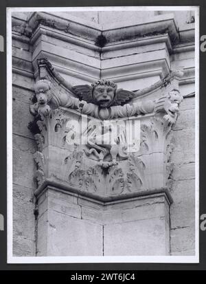 Marches Macerata Visso Santuario di Macereto0. Hutzel, Max 1960-1990 Außenaufnahmen des Tempels und anderer Gebäude im Heiligtum-Komplex. Der Tempel ist im Stil von Bramante gehalten, wurde aber von Giovanni Battista da Lugano entworfen. Es gibt viele Fotos der äußeren architektonischen Details. Innenfotos zeigen den Gewölbe und die Kuppel sowie den „Tempietto“ oder Baldacchino im klassischen Stil, der unter der Kuppel steht. Objektnotizen: Hutzel Foto Kampagnennotizen sind undatiert. Der in Deutschland geborene Fotograf und Gelehrte Max Hutzel (1911–1988) fotografierte in Italien von den frühen 1960er Jahren bis zu seinem Tod Stockfoto