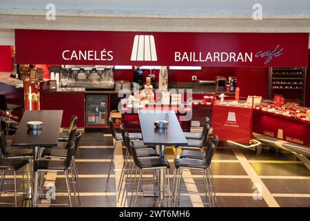 Bordeaux , Frankreich - 03 12 2024 : Baillardran Caneles Markenlogo und Textschild innen lokales französisches burgunderfarbenes Gebäck in Bordeaux france Stockfoto