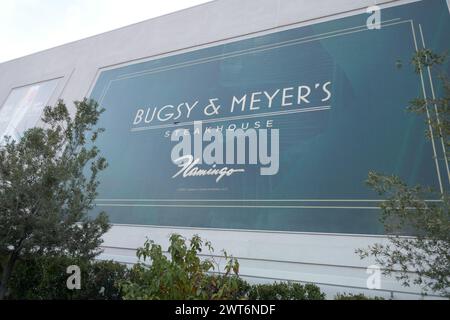 Las Vegas, Nevada, USA 7. März 2024 geschäftiges & Meyers Steakhouse die Flamingo-Werbetafel am 7. März 2024 in Las Vegas, Nevada, USA. Foto: Barry King/Alamy Stock Photo Stockfoto