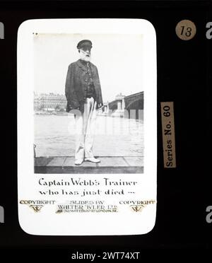 Captain Webbs Trainer, der gerade gestorben ist, Walter Tyler Ltd Zauberlaterne Rutsche c 1910, Marcus Bibbero 1837-1910 „der menschliche Fisch“ Stockfoto