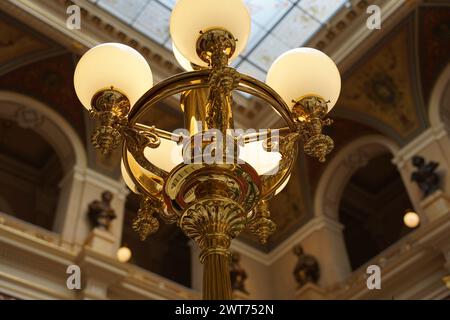 Prag, Tschechische Republik - 6. Juni 2022: Innenraum des Nationalmuseums im Stil der Neorenaissance, renoviert 2018, auf dem Wenzelsplatz in Prag, Stockfoto