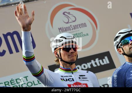 Pavia, Italien. März 2024. VAN DER POEL Mathieu das sart das Herren-Elite-Rennen des eintägigen Radrennens Mailand-Sanremo (288 km) von Pavia und nach Sanremo - Nordwestitalien - Samstag, 16. März 2024. Sport - Radsport . (Foto: Gian Mattia D'Alberto/Lapresse) Credit: LaPresse/Alamy Live News Credit: LaPresse/Alamy Live News Stockfoto