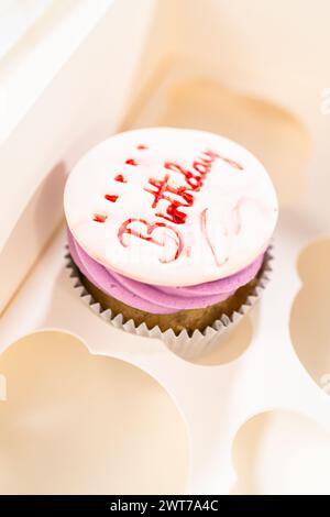 Extravagante Cupcakes für die Geburtstagsfeier Stockfoto