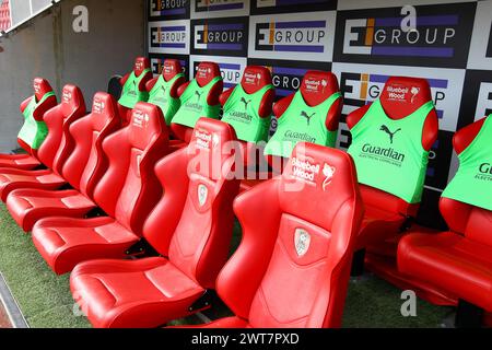 AESSEAL New York Stadium, Rotherham, England - 16. März 2024 Bench - vor dem Spiel Rotherham United gegen Huddersfield Town, Sky Bet Championship, 2023/24, AESSEAL New York Stadium, Rotherham, England - 16. März 2024 Credit: Arthur Haigh/WhiteRosePhotos/Alamy Live News Stockfoto