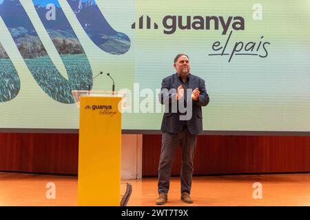 Barcelona, Spanien. März 2024. Die erste Veranstaltung vor dem Wahlkampf des ERC, der Partei, die Katalonien regiert und deren Präsident und Kandidat Wahlen für den 12. Mai angerufen hat, kritisierte die Parteien, die gegen den Haushalt gestimmt haben, scharf und argumentierte, dass die Abstimmung gegen den Haushalt eine entscheidende Chance für die Verbesserung Kataloniens verschwendet. El primer acto de preampa&#xf1;A de ERC, el partido que gobierna Catalu&#xf1;A, y cuyo presidente y candidato ha convocado elecciones para el próximo 12 de mayo, ha criciado duramente a los partidos que votaron en contra de los presupuestos, argumentando que vota Stockfoto