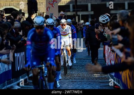 Pavia, Italien. März 2024. VAN DER POEL Mathieu am Start des Herren-Elite-Rennens des eintägigen Radrennens von Mailand-Sanremo (288 km) von Pavia und nach Sanremo (Nordwest-Italien) am Samstag, 16. März 2024. Sport - Radsport . (Foto: Gian Mattia D'Alberto/Lapresse) Credit: LaPresse/Alamy Live News Credit: LaPresse/Alamy Live News Stockfoto