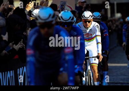 Pavia, Italien. März 2024. VAN DER POEL Mathieu am Start des Herren-Elite-Rennens des eintägigen Radrennens von Mailand-Sanremo (288 km) von Pavia und nach Sanremo (Nordwest-Italien) am Samstag, 16. März 2024. Sport - Radsport . (Foto: Gian Mattia D'Alberto/Lapresse) Credit: LaPresse/Alamy Live News Credit: LaPresse/Alamy Live News Stockfoto