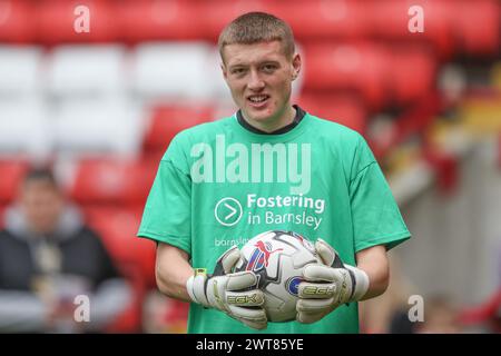 Barnsley, Großbritannien. März 2024. Rogan Ravenhill von Barnsley in der Vorspielsession während des Sky Bet League 1 Matches Barnsley gegen Cheltenham Town in Oakwell, Barnsley, Großbritannien, 16. März 2024 (Foto: Alfie Cosgrove/News Images) in Barnsley, Großbritannien am 16. März 2024. (Foto: Alfie Cosgrove/News Images/SIPA USA) Credit: SIPA USA/Alamy Live News Stockfoto