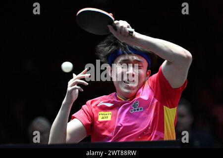 Singapur. März 2024. Wang Chuqin aus China trifft im Halbfinale der Männer gegen Felix Lebrun aus Frankreich beim World Table Tennis Singapore Smash 2024 in Singapur am 16. März 2024. Quelle: Dann Chih Wey/Xinhua/Alamy Live News Stockfoto