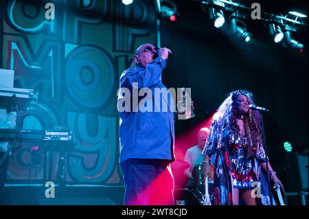 Glasgow, Großbritannien. März 2024. Rowetta und Shaun Ryder von Happy Mondays spielen am 15. März 2024 im Barrowland Ballroom in Glasgow Credit: Glasgow Green bei Winter Time/Alamy Live News Stockfoto