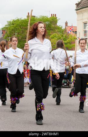 Pecsaetan Morris tanzt auf der Straße beim Southwell Folk Festival Stockfoto