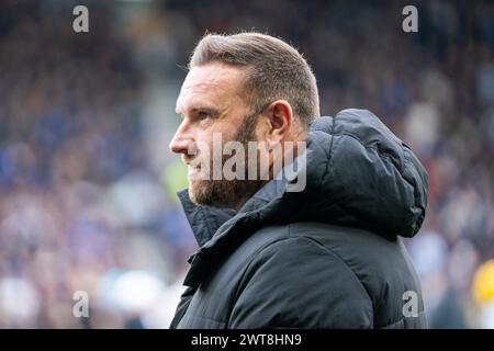 Bolton Wanderers Manager Ian Evatt vor dem Spiel Derby County FC gegen Bolton Wanderers FC SKY Bet EFL League 1 im Pride Park Stadium, Derby, England, Großbritannien am 16. März 2024 Credit: Every Second Media/Alamy Live News Stockfoto