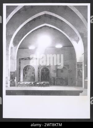 Umbria Perugia Nocera Umbra S. Francesco9. Hutzel, Max 1960-1990 Nachmittelalterliche: Außenansichten der Architektur und der architektonischen Skulptur von S. Francesco Pinacoteca: Freskenfragmente, Tafelmalerei, Polyptychon, Malerei, verschiedene architektonische Fragmente Inhaber: Pinacoteca Comunale Deutscher Fotograf und Gelehrter Max Hutzel (1911–1988) fotografiert in Italien von den frühen 1960er Jahren bis zu seinem Tod. Das Ergebnis dieses Projektes, von Hutzel als Foto Arte Minore bezeichnet, ist eine gründliche Dokumentation der kunsthistorischen Entwicklung in Italien bis zum 18. Jahrhundert, einschließlich der Objekte der Etrusker Stockfoto