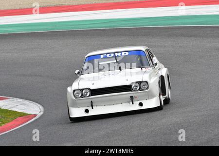 Scarperia, 2. April 2023: Ford Capri RS 3100 Köln 1974 im Einsatz beim Mugello Classic 2023 auf dem Mugello Circuit in Italien. Stockfoto