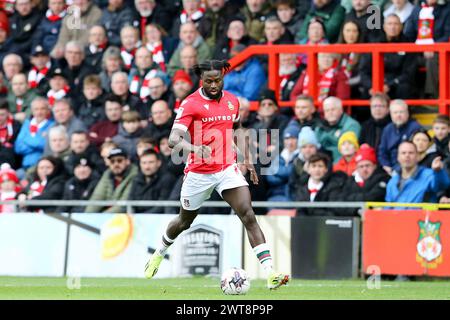 Wrexham, Großbritannien. März 2024. Jacob Mendy von Wrexham in Aktion. EFL Skybet Football League Two Match, Wrexham gegen Tranmere Rovers, bei STōK CAE Ras in Wrexham, Wales am Samstag, den 16. März 2024. Dieses Bild darf nur für redaktionelle Zwecke verwendet werden. Nur redaktionelle Verwendung, .PIC von Chris Stading/ Credit: Andrew Orchard Sportfotografie/Alamy Live News Stockfoto