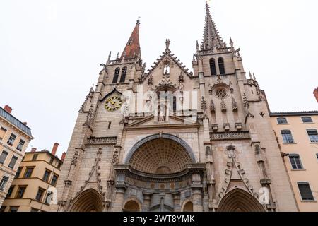 Die Kirche Saint-Nizier ist eine Kirche im Distrikt Presqu’Ile im 2. Arrondissement von Lyon, Frankreich. Stockfoto