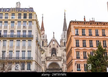 Die Kirche Saint-Nizier ist eine Kirche im Distrikt Presqu’Ile im 2. Arrondissement von Lyon, Frankreich. Stockfoto