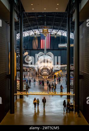 Space Shuttle Discovery im James S. McDonnell Space Hangar im Steven F. Udvar-Hazy Center. Stockfoto