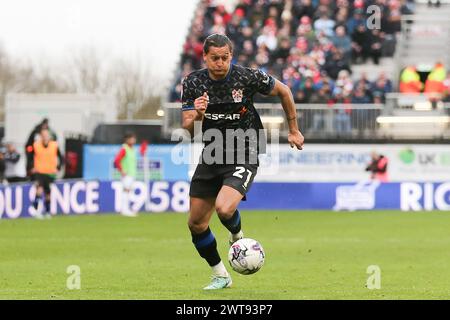 Wrexham, Großbritannien. März 2024. Josef Yarney von Tranmere Rovers in Aktion. EFL Skybet Football League Two Match, Wrexham gegen Tranmere Rovers, bei STōK CAE Ras in Wrexham, Wales am Samstag, den 16. März 2024. Dieses Bild darf nur für redaktionelle Zwecke verwendet werden. Nur redaktionelle Verwendung, .PIC von Chris Stading/ Credit: Andrew Orchard Sportfotografie/Alamy Live News Stockfoto