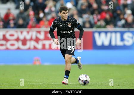 Wrexham, Großbritannien. März 2024. Rob Apter von Tranmere Rovers. EFL Skybet Football League Two Match, Wrexham gegen Tranmere Rovers, bei STōK CAE Ras in Wrexham, Wales am Samstag, den 16. März 2024. Dieses Bild darf nur für redaktionelle Zwecke verwendet werden. Nur redaktionelle Verwendung, .PIC von Chris Stading/ Credit: Andrew Orchard Sportfotografie/Alamy Live News Stockfoto